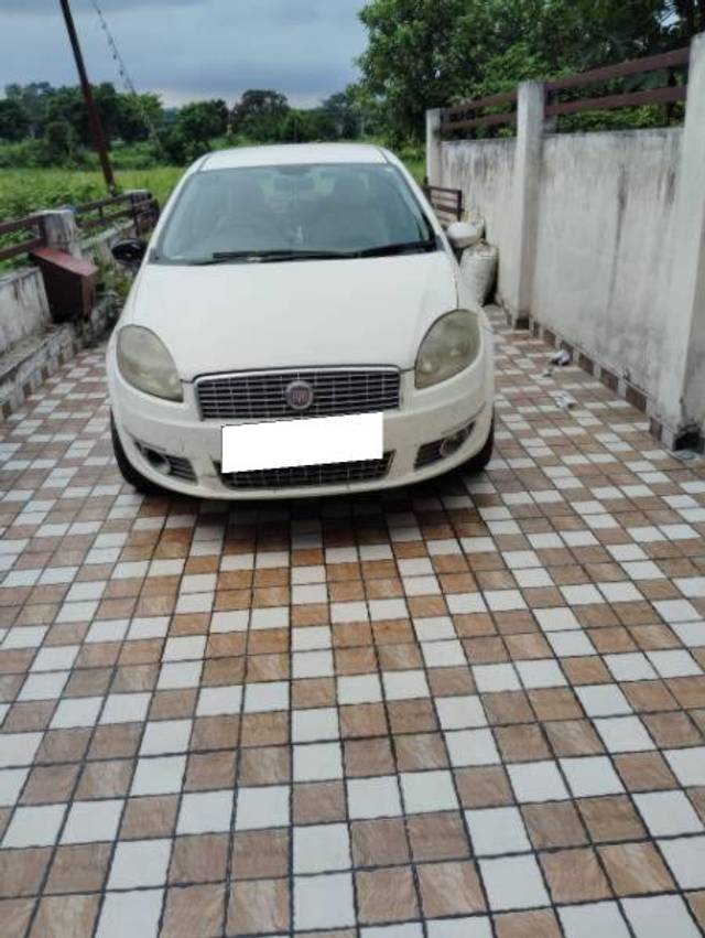 https://images10.gaadi.com/usedcar_image/4149800/original/processed_86074671-8480-4095-a73d-2171c041e9ef.jpg?imwidth=6400