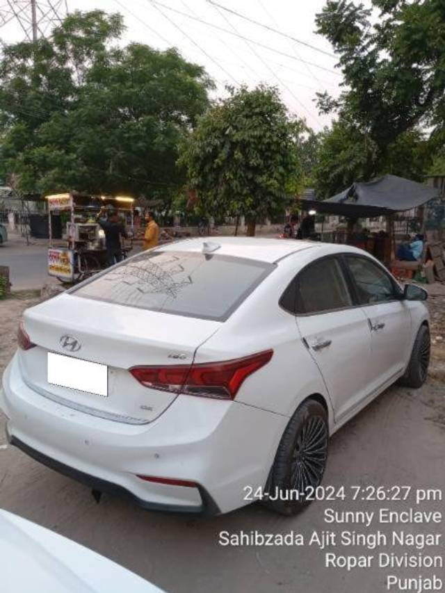 https://images10.gaadi.com/usedcar_image/4149884/original/processed_f5a92368-b475-491c-a91f-44aa8b34e7d3.jpg?imwidth=6402