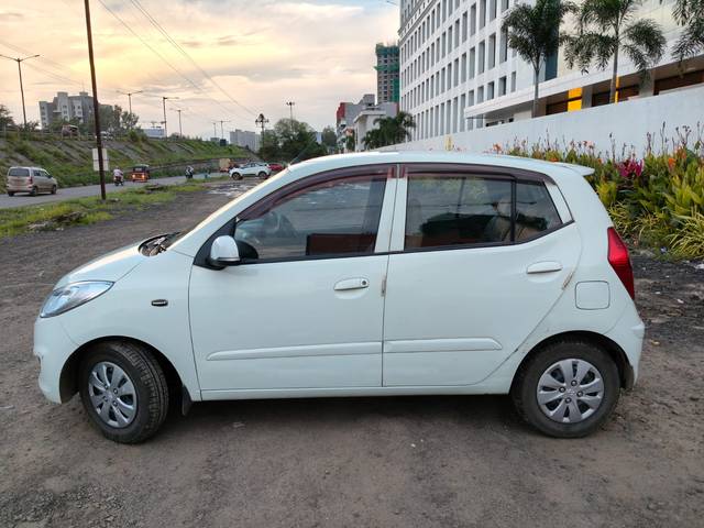 https://images10.gaadi.com/usedcar_image/4150011/original/2678c15d0ef3f98cac31b9e6f291132b.jpg?imwidth=6402