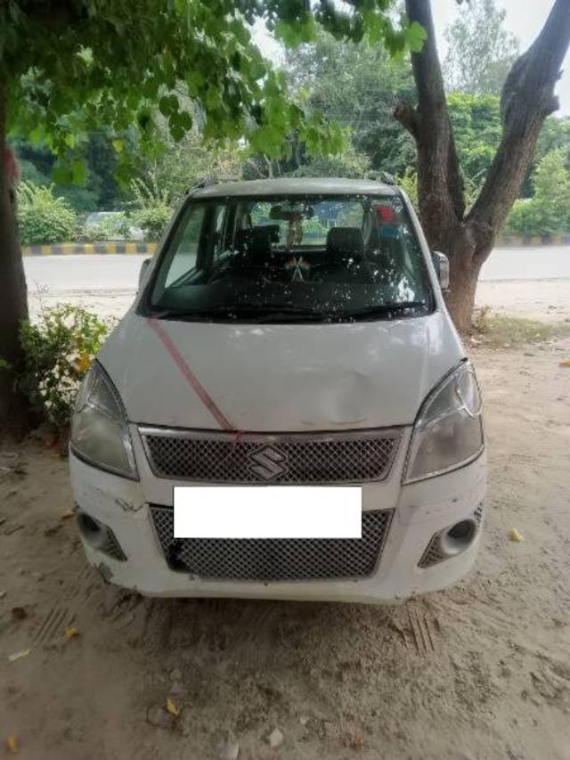 https://images10.gaadi.com/usedcar_image/4150019/original/processed_61c148aa-aff5-4526-a861-d555dd3e77fc.jpg?imwidth=6402