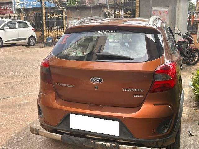 https://images10.gaadi.com/usedcar_image/4150063/original/processed_cc126cae-47f7-4450-98f9-bb73e54a7346.jpg?imwidth=6401