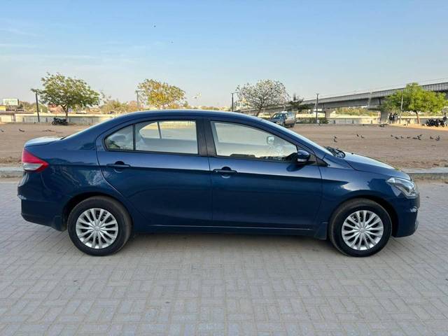 https://images10.gaadi.com/usedcar_image/4150184/original/processed_164fff8848f065196fbcad4fda54f5f7.jpg?imwidth=6401