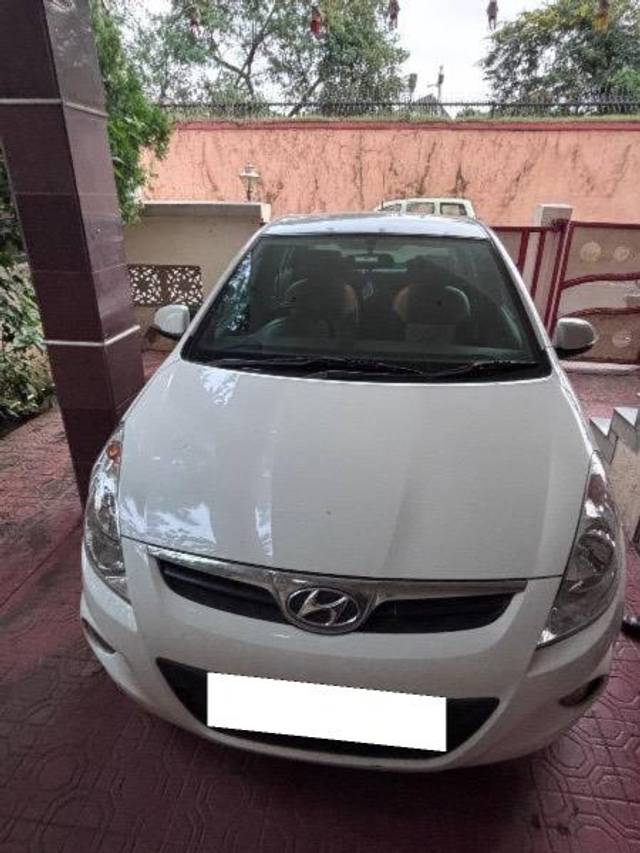 https://images10.gaadi.com/usedcar_image/4150202/original/processed_7d3fae49-5867-4dcc-b979-b5e178ddc2b5.jpeg?imwidth=6400