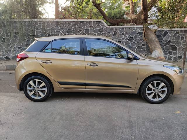 https://images10.gaadi.com/usedcar_image/4150257/original/8f5cd3c3df753981178777702ed3898c.jpg?imwidth=6402