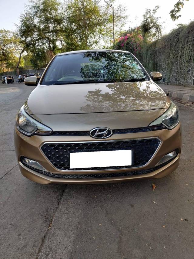 https://images10.gaadi.com/usedcar_image/4150257/original/processed_3f6608dbcd9941ce4059eca221dae315.jpg?imwidth=6401