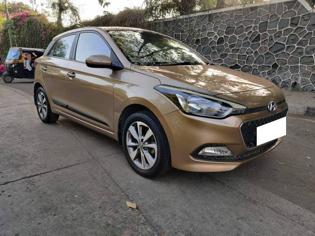 https://images10.gaadi.com/usedcar_image/4150257/original/processed_84976af4e0e559f4bc89ff1224eac2a6.jpg?imwidth=6400