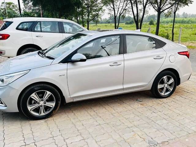 https://images10.gaadi.com/usedcar_image/4150344/original/processed_9f4be137-ef14-485b-9d09-59fc4aefb5f0.jpeg?imwidth=6400