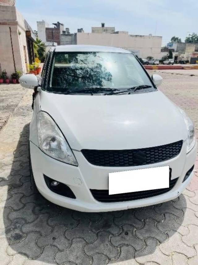 https://images10.gaadi.com/usedcar_image/4150417/original/processed_6159cac5-3950-4752-bce7-223a975e8869.jpg?imwidth=6402