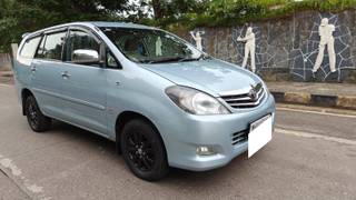 Toyota Innova 2004-2011 Toyota Innova 2.5 V Diesel 8-seater