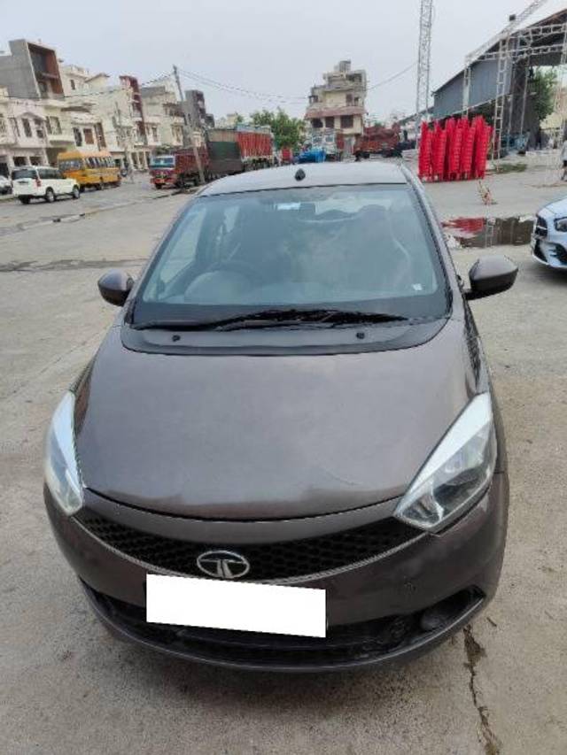 https://images10.gaadi.com/usedcar_image/4150496/original/processed_7ae5127d-04a7-4f4f-af95-b56abef65807.jpg?imwidth=6400