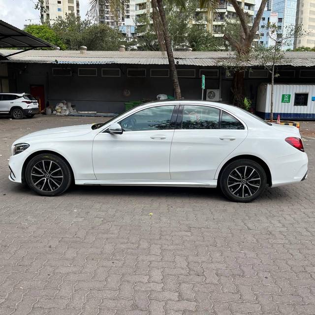 https://images10.gaadi.com/usedcar_image/4150659/original/processed_9460983c75f6a5311a65ccd08033b3d2.jpg?imwidth=6401