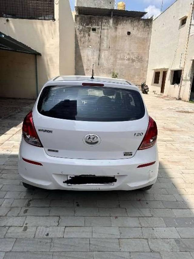 https://images10.gaadi.com/usedcar_image/4150709/original/processed_75119695-617d-4a3c-86cf-ac1ea1901ee7.jpg?imwidth=6401