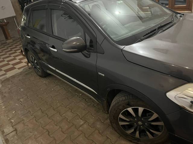 https://images10.gaadi.com/usedcar_image/4150733/original/processed_ded1fcdd-eb1a-44f9-b605-9888110e7327.jpeg?imwidth=6401