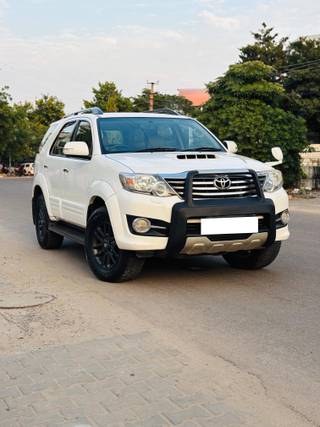 Toyota Fortuner 2011-2016 Toyota Fortuner 4x2 Manual