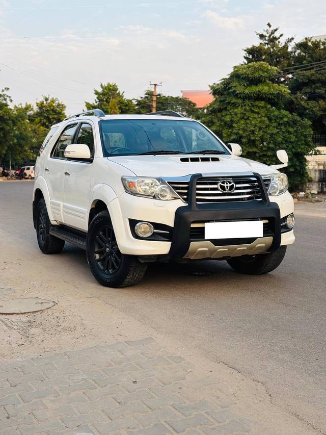 https://images10.gaadi.com/usedcar_image/4150739/original/processed_29dec159a671d0bb3417975ff5e4150b.jpeg?imwidth=6400