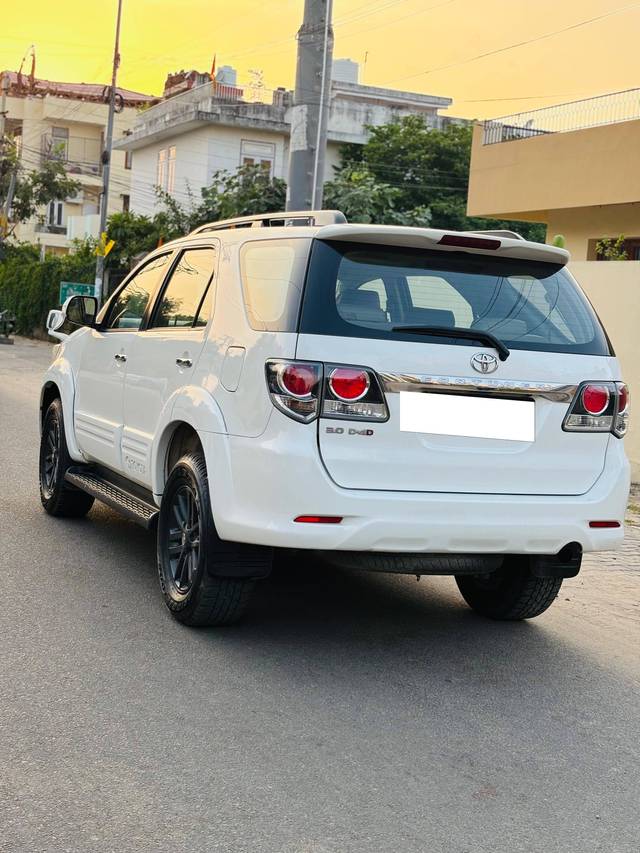 https://images10.gaadi.com/usedcar_image/4150739/original/processed_79546cb0087b9bb909f1ed856895d548.jpeg?imwidth=6402