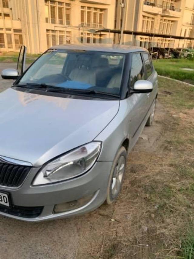 https://images10.gaadi.com/usedcar_image/4150824/original/processed_7fb552e4-1164-449f-a86a-a50d14be9081.jpeg?imwidth=6402