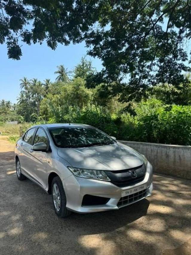 https://images10.gaadi.com/usedcar_image/4150884/original/processed_7069b37d-900b-4235-b4a1-47e4a0532bd8.jpeg?imwidth=6400