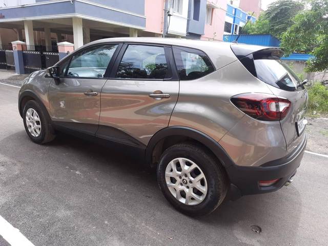 https://images10.gaadi.com/usedcar_image/4151016/original/processed_7da549e57a9ba9ec70c615bffea6a697.jpg?imwidth=6402