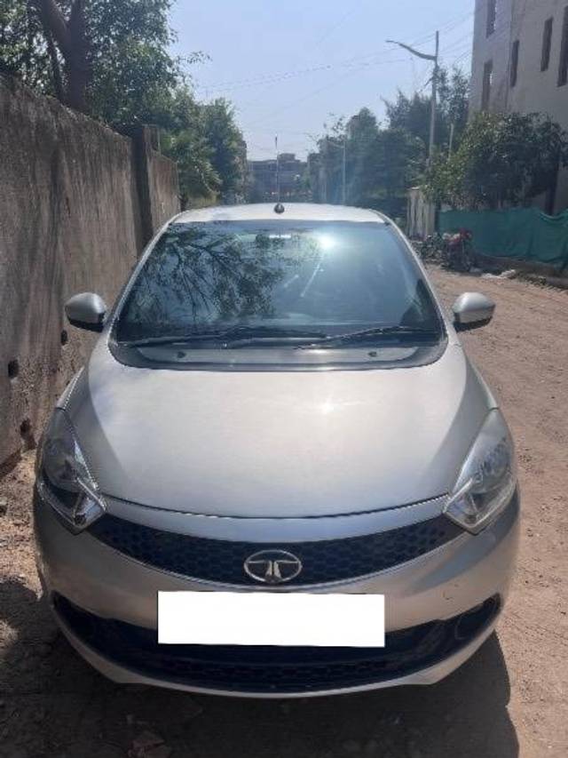 https://images10.gaadi.com/usedcar_image/4151104/original/processed_a68fc6b8-9bf7-403c-a9b1-69442323f108.jpeg?imwidth=6402