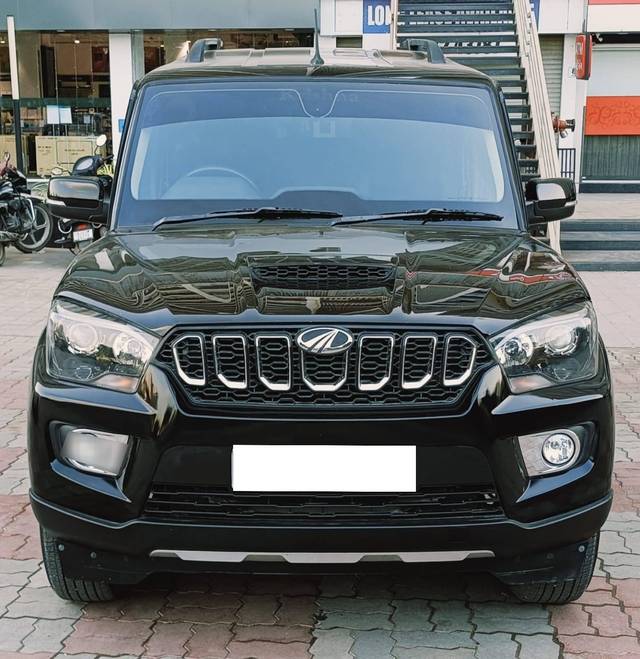 https://images10.gaadi.com/usedcar_image/4151191/original/processed_d721778f45745a562c0eade4d203df03.jpg?imwidth=6401