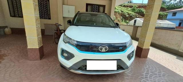 https://images10.gaadi.com/usedcar_image/4151273/original/processed_002ab2d3-dc4d-45f1-8105-e1db4898b981.jpeg?imwidth=6400