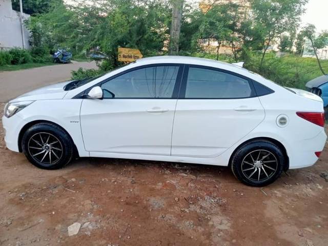 https://images10.gaadi.com/usedcar_image/4151443/original/processed_d61b1d04-cd4f-4568-b55f-6cf50d003425.jpg?imwidth=6402