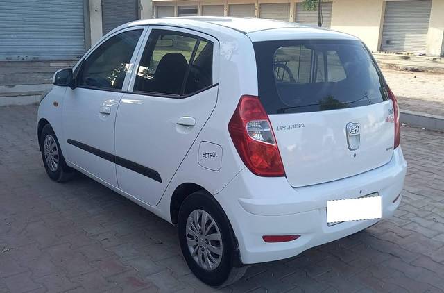 https://images10.gaadi.com/usedcar_image/4151535/original/processed_7be192f3-4c24-4be4-b6d5-50d920269513.jpg?imwidth=6402