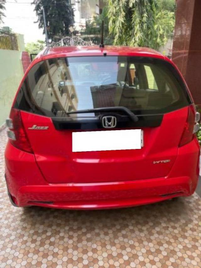 https://images10.gaadi.com/usedcar_image/4151657/original/processed_1384a6d7-91e5-4119-8d40-de8b4de87f38.jpg?imwidth=6401