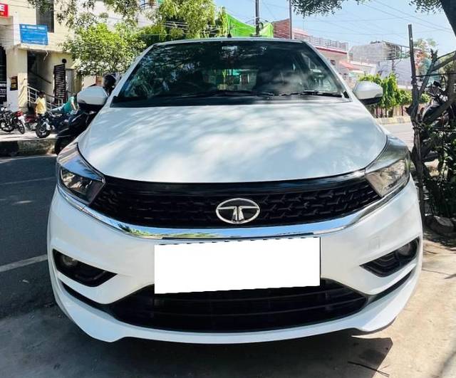 https://images10.gaadi.com/usedcar_image/4151719/original/processed_b1518d97-87fc-4889-9507-ecbbe51950cd.jpg?imwidth=6400