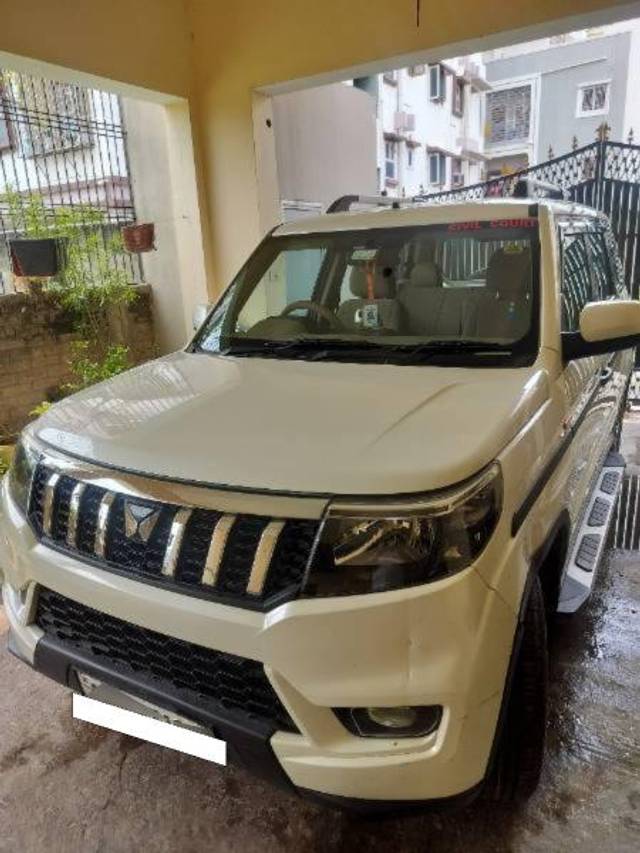 https://images10.gaadi.com/usedcar_image/4151859/original/processed_569e2a5c-2128-4857-bbe2-7cc6170dfca4.jpg?imwidth=6401