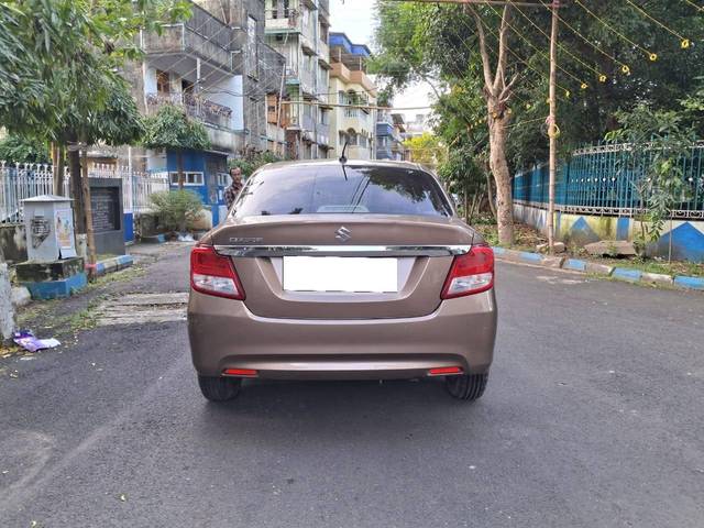 https://images10.gaadi.com/usedcar_image/4152049/original/processed_b85e3d9256ec8c831df19bbc394d7dd7.jpg?imwidth=6402