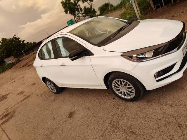 https://images10.gaadi.com/usedcar_image/4152056/original/processed_a95621d9-4ca5-4e63-b74e-97034020bf06.jpg?imwidth=6400