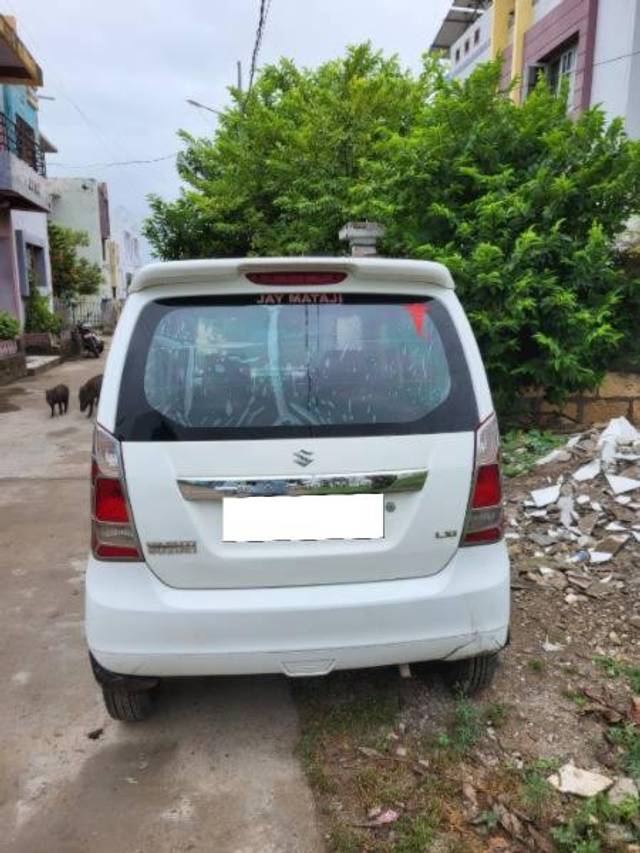 https://images10.gaadi.com/usedcar_image/4152107/original/processed_34a991ad-f346-47c2-b017-a356ef132043.jpg?imwidth=6402