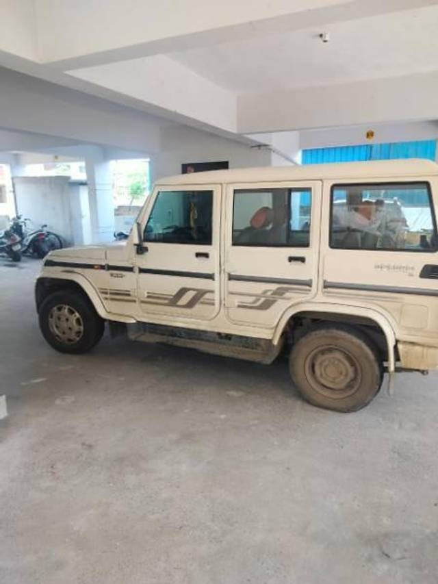 https://images10.gaadi.com/usedcar_image/4152113/original/processed_d97fdcf9-0e9c-4ecf-bbf8-25e1b8e74981.jpg?imwidth=6401