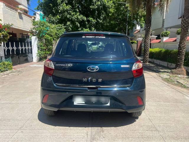 https://images10.gaadi.com/usedcar_image/4152120/original/processed_e799f6946bd0cf8486ffaab0888ddaa3.jpg?imwidth=6402