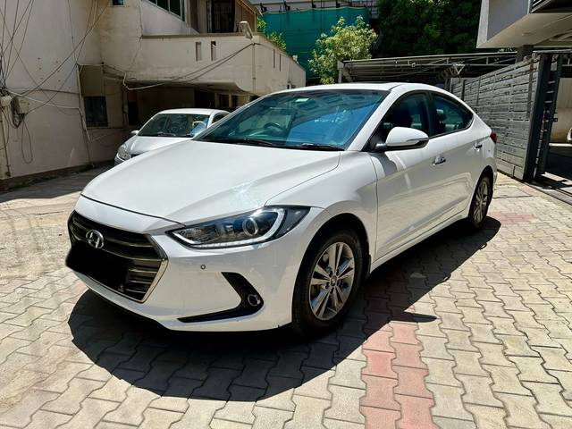 https://images10.gaadi.com/usedcar_image/4152187/original/c1f8c847f9ca3a40ba2ab8353b305a24.jpg?imwidth=6402