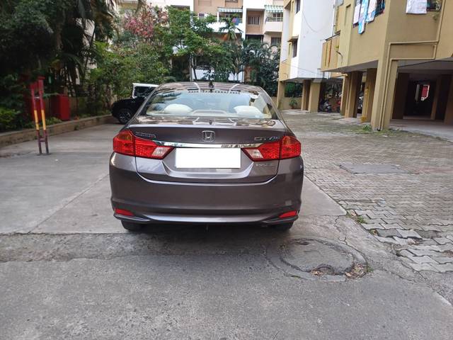 https://images10.gaadi.com/usedcar_image/4152189/original/processed_ecfb56a746e1ee629e02f1e2d0a624d7.jpg?imwidth=6402