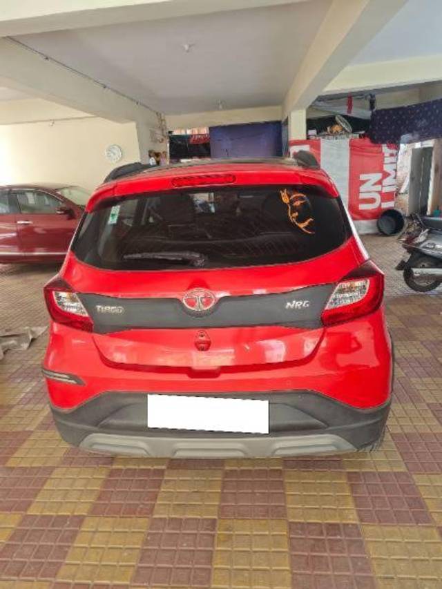 https://images10.gaadi.com/usedcar_image/4152199/original/processed_1c045546-e667-4ccc-b8f2-d4bbef384c97.jpg?imwidth=6401