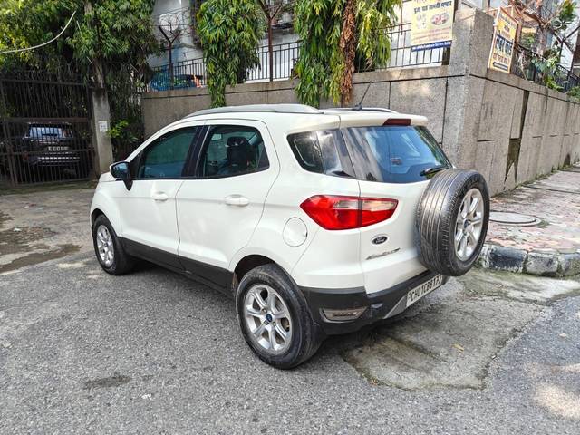 https://images10.gaadi.com/usedcar_image/4152270/original/processed_0af14bb260aa041b563dd3596e25ae6d.jpg?imwidth=6402