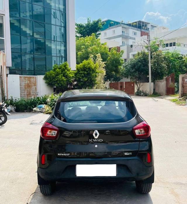 https://images10.gaadi.com/usedcar_image/4152302/original/processed_c342e1374ddb9ec2500c42bad877049d.jpeg?imwidth=6402