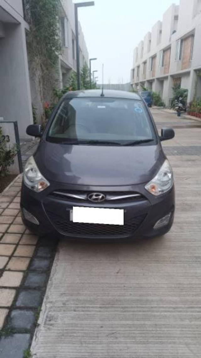 https://images10.gaadi.com/usedcar_image/4152339/original/processed_f6070195-6049-48a4-b00a-d685dcd31cbb.jpg?imwidth=6400