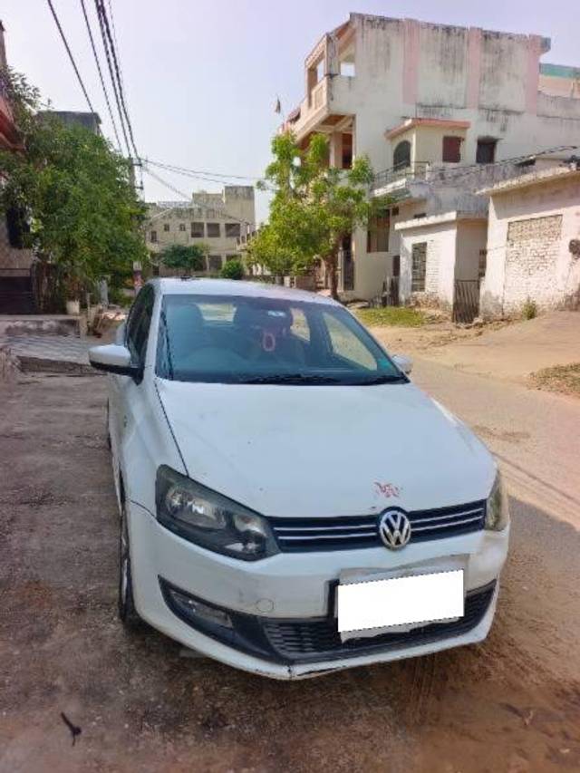 https://images10.gaadi.com/usedcar_image/4152426/original/processed_cf45186c-8a22-4bda-a5a0-7ce9a76d2c80.jpg?imwidth=6400