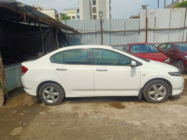 https://images10.gaadi.com/usedcar_image/4152430/original/3efa9ffbca5f21451015c5cc8a24cef6.jpg?imwidth=6401