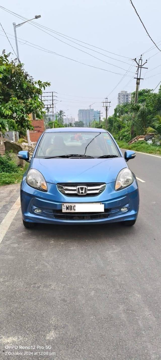 https://images10.gaadi.com/usedcar_image/4152541/original/processed_8d3c18de72c7bd0890c6fdbd605cfdd7.jpg?imwidth=6400