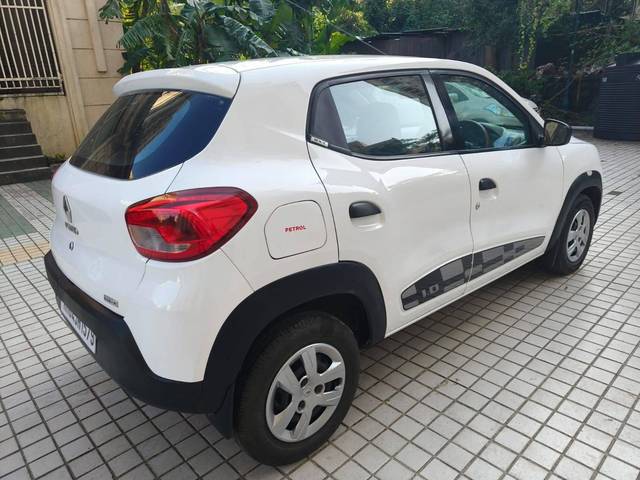 https://images10.gaadi.com/usedcar_image/4152579/original/processed_018cf8f18927cd61139e21c938ce9f23.jpg?imwidth=6402