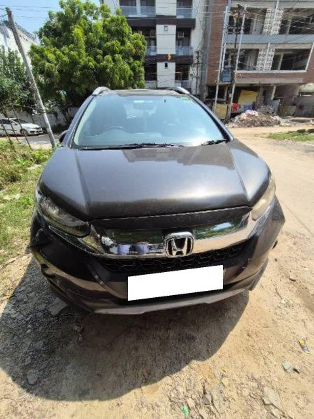 https://images10.gaadi.com/usedcar_image/4152584/original/processed_1a3a1dee-c40c-4418-abe4-4cb8bb03583e.jpg?imwidth=6400