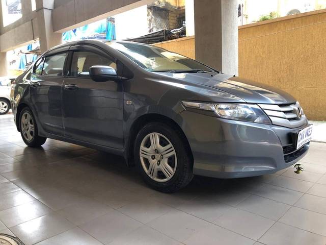 https://images10.gaadi.com/usedcar_image/4152673/original/processed_d3260a73144aab108ae7c6f6dcd03744.jpg?imwidth=6400