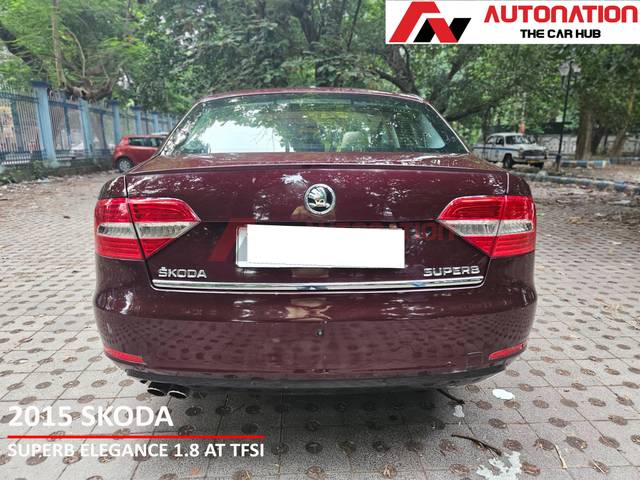 https://images10.gaadi.com/usedcar_image/4152709/original/processed_5ac82b597107d79fdeb90d5f38020735.jpg?imwidth=6401