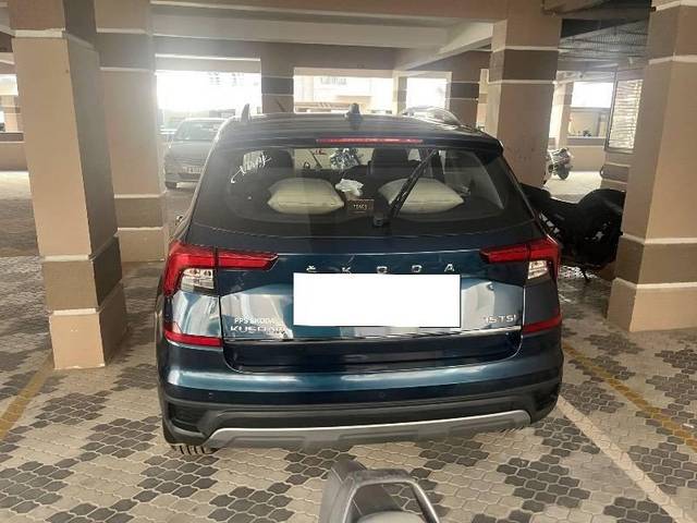 https://images10.gaadi.com/usedcar_image/4152714/original/processed_300d8aec-5206-4c18-bd78-7cb62b08c1c8.jpg?imwidth=6401